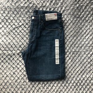 Uniqlo Relaxed Tapered Ankle Jeans in Medium Blue Wash- 27